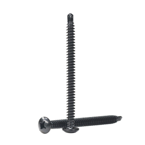 # 14 Attaches de toiture robustes - T&ecirc;te en treillis